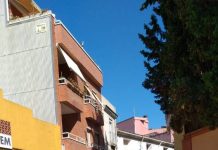 Accident d’un camió de gran tonatge a la plaça de l’esglèsia, provoca un ferit lleu